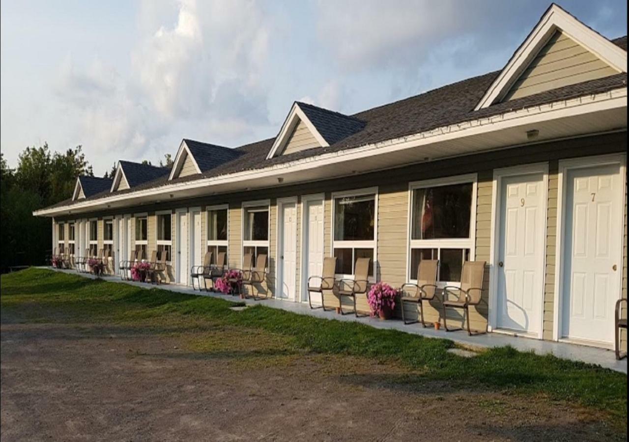 Fundy Rocks Motel Hopewell Cape Esterno foto